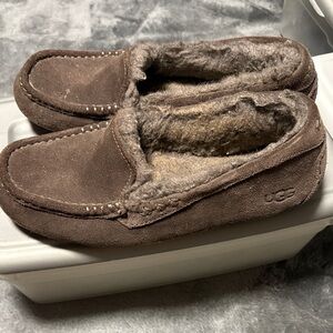 UGG  chocolate Suede Ansley